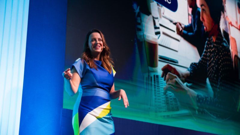 Speaker apresentando uma sessão na Conferência Gartner CIO & IT Executive em São Paulo.