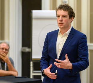 Connect with your peers and validate your strategy at Gartner Application Innovation & Business Solutions Summit