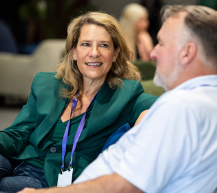 Gartner attendees networking across the Gartner Supply Chain Symposium/Xpo