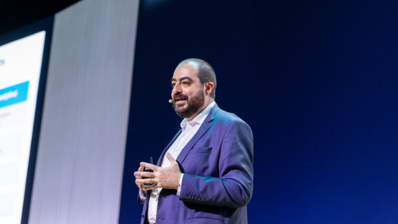 Speakers presenting at Gartner Data & Analytics Summit in São Paulo.