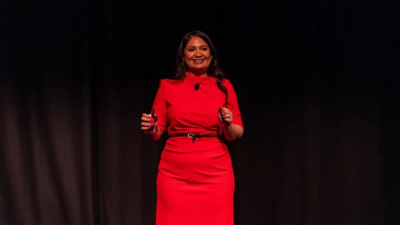 Gartner expert delivering a session