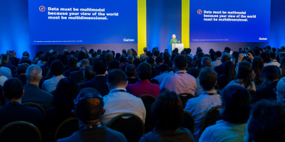 Público acompanha apresentação na plateia da Conferência Gartner Data & Analytics, em São Paulo.