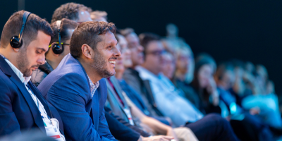 Público acompanha apresentação na plateia da Conferência Gartner Data & Analytics, em São Paulo, Brasil.
