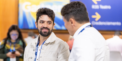 Networking na Conferência Gartner Data & Analytics, em São Paulo.