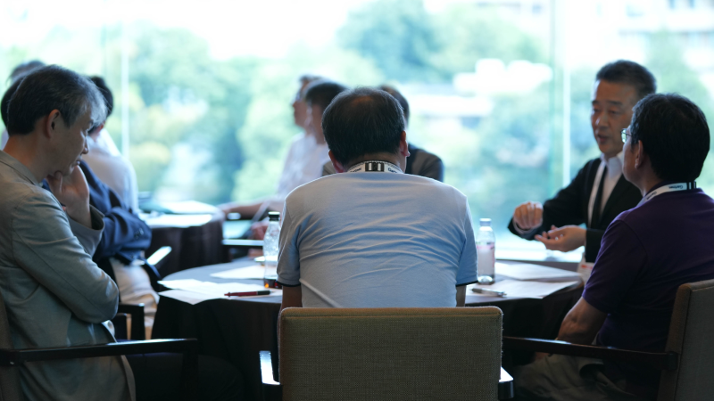 Industry leaders collaborating at Gartner conference to solve shared challenges and make informed decisions.