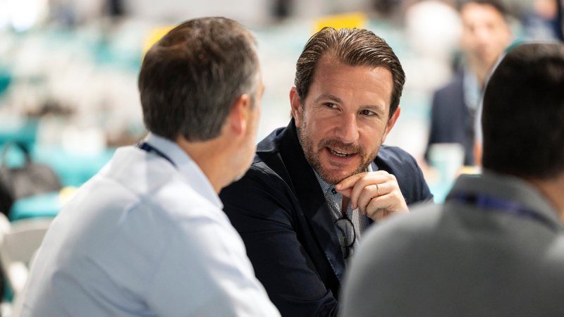 Attendees networking at Gartner IT Symposium/Xpo™ on the Gold Coast