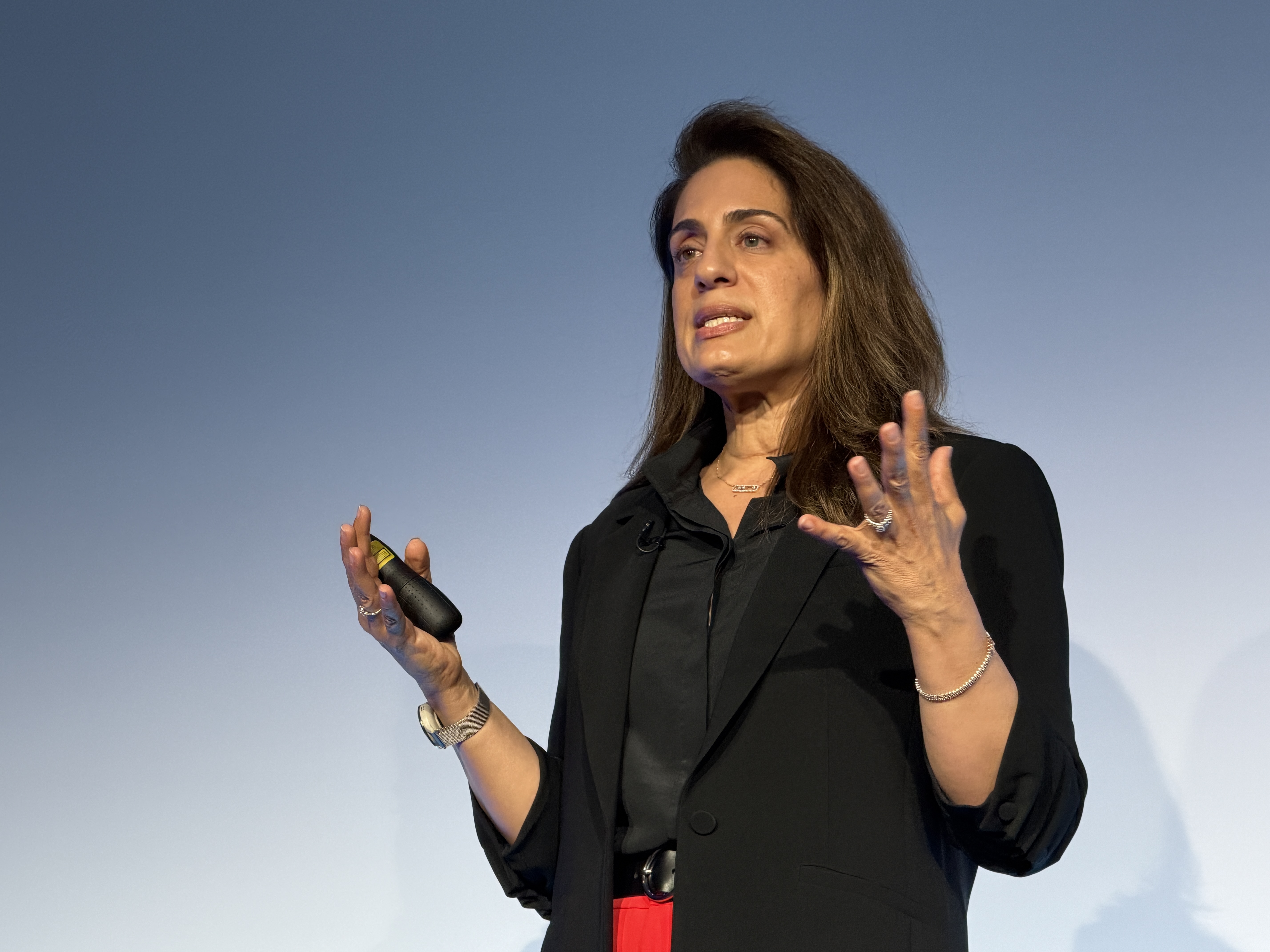 Gartner analyst Fareen Mehrzai presents at Gartner Supply Chain Symposium/Xpo.